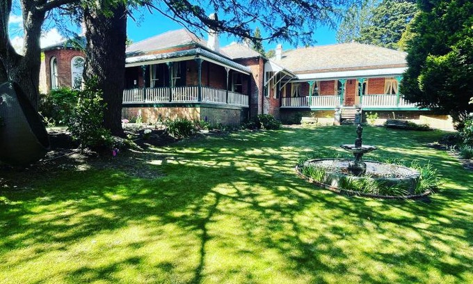 Blackheath House | Rowan Brae Historic Guesthouse