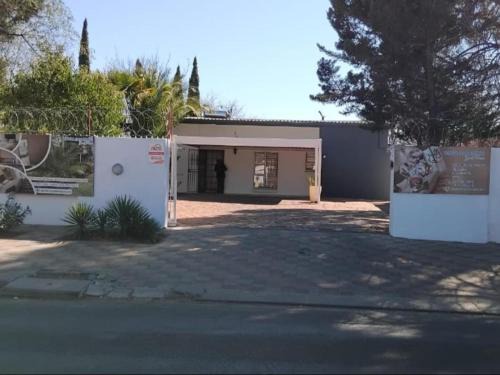 Universitas House | Royal Bafokeng Guest House