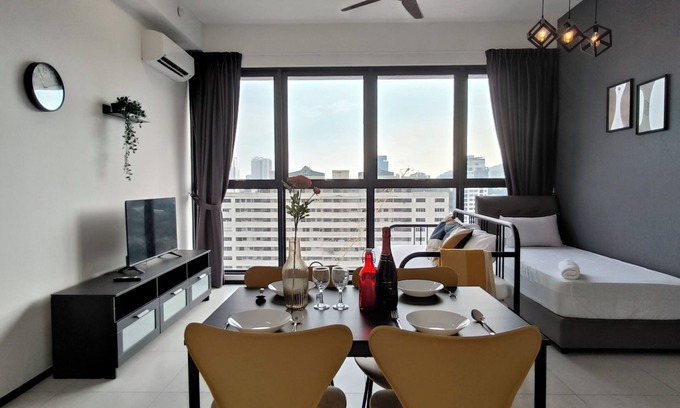 George Town Apartment | Royal Luxury apartment in Georgetown (3BR-10PAX)