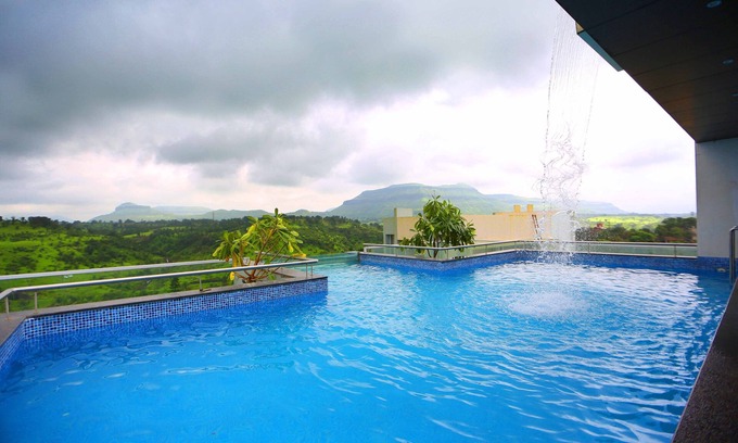 Khodala Villa | Royal Oakwood Villa by Shiloh Stay