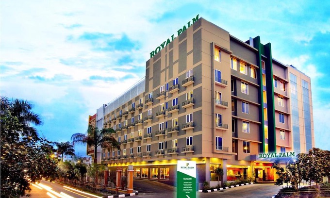 Jakarta Hotel | Royal Palm Hotel & Conference Center Cengkareng