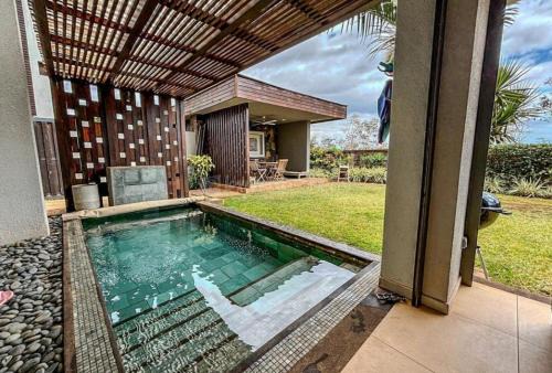 Port Chambly Apartment | Royal Park Resort & Villas