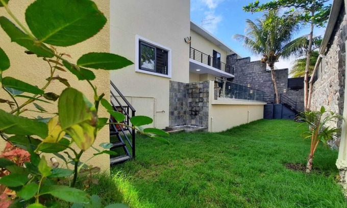 Pereybere Villa | Royal Residence B2: 4 Bedrooms Gated Semi Detached Serene Villa in Pereybere