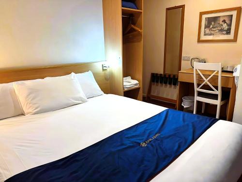 Marston Green Hotel | Royal Square Hotel - NEC & Birmingham Airport