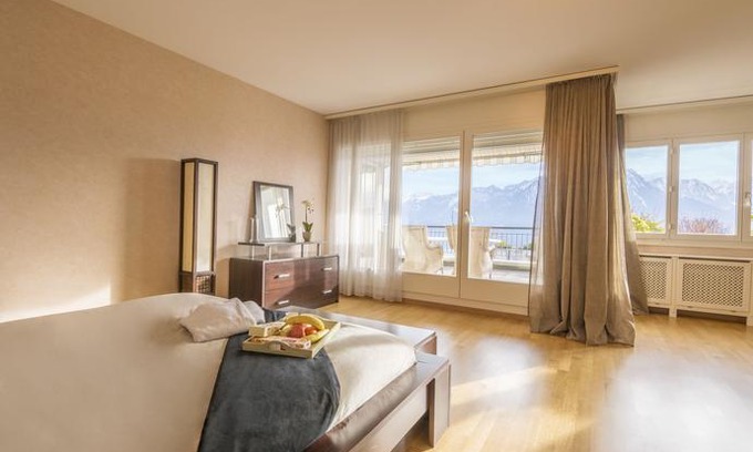 Montreux City Centre Apartment | Royal Stunning Apartment Montreux