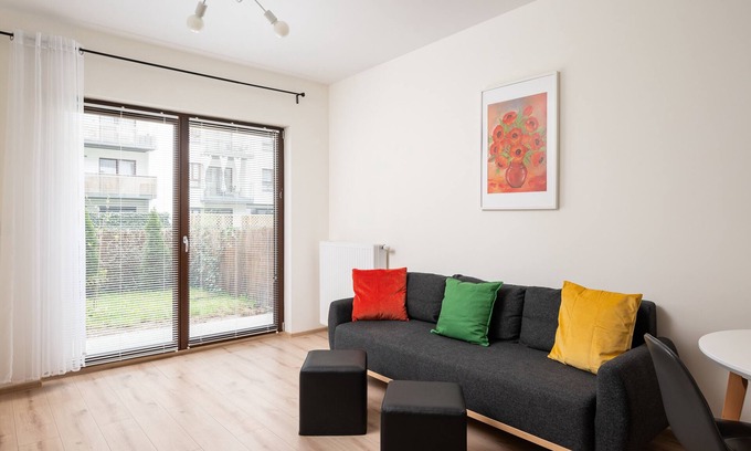 Wilanow Apartment | Royal Wilanów Apartment with Garden