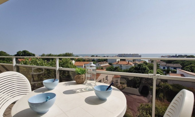 Pontaillac Apartment | Royan - APARTMENT WITH SEA VIEW - near beach and private parking