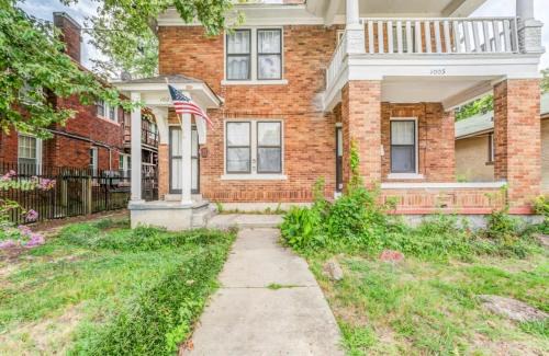 Memphis House | Rozelle Roost Upstairs