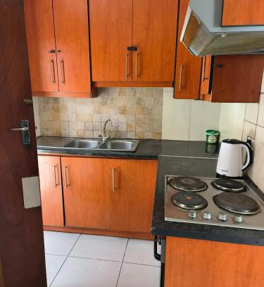 Komani Apartment | Rozza Self-catering Accommodation