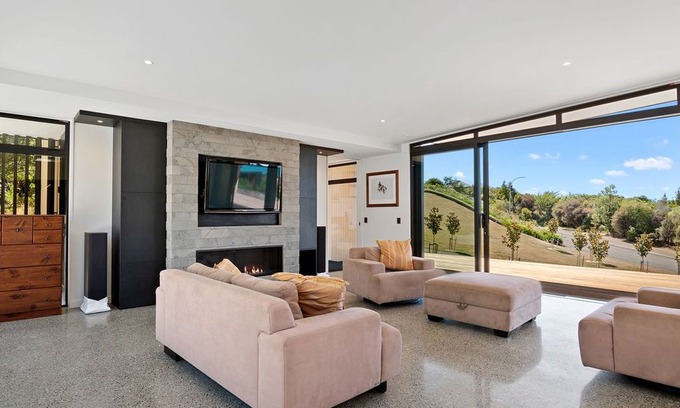 Ruby Bay House | Ruby View - Nelson Holiday Home
