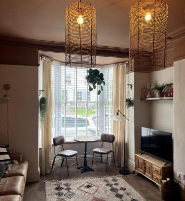 Buxton Apartment | Rufloreo Flats 1 - central gem