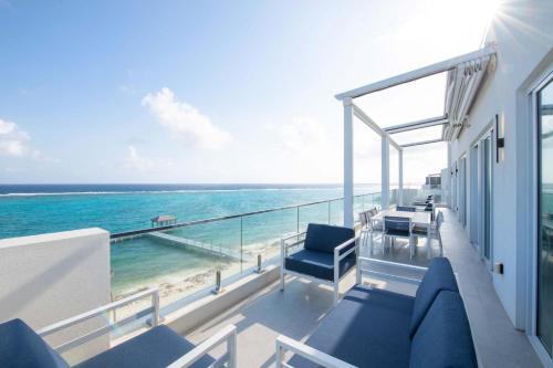 Rum Point Apartment | Rum Point Resort 401