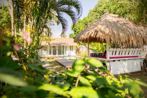 Gili Air House | Rumah Do'a Tropical Pool Villa