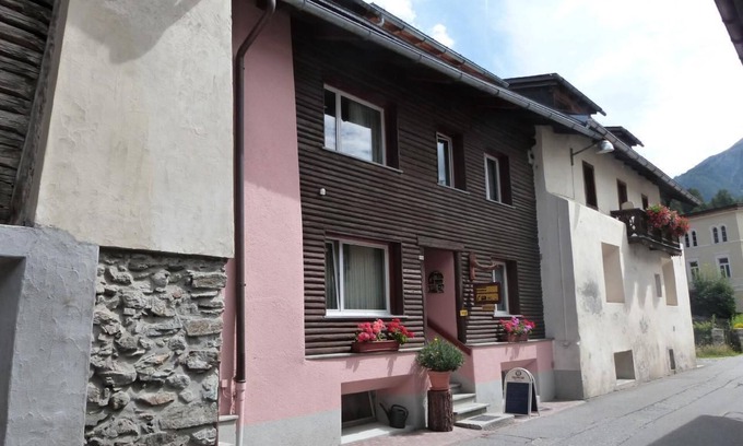 Zernez Apartment | Runatsch