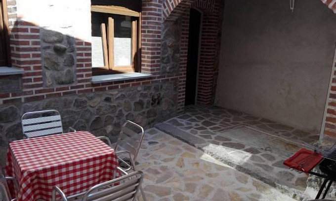 Vega de Santa Maria Cottage | Rural apartment El Claustro with barbecue for 4 people