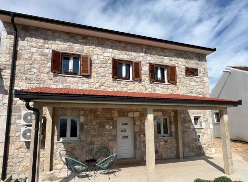 Prolozac House | Rural Cozy House