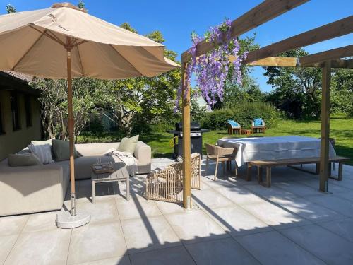 Allerum Villa | Rural home by golf course