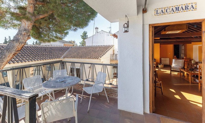 Sonseca House | Rural House 'Casa Albanta' with Private Terrace, Wi-Fi, and Air Conditioning