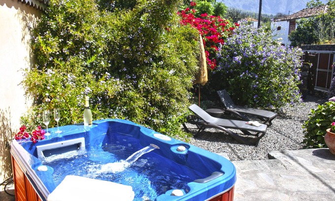 El Paso Cottage | Rural house El Morro. Near the Caldera de Taburiente with jacuzzi.