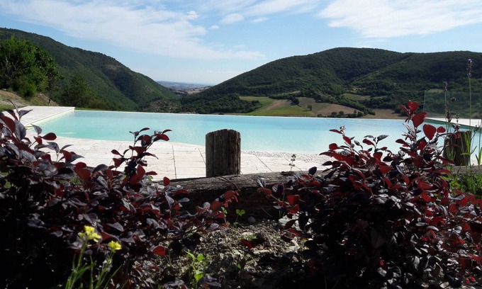 Genga Villa | Rural Marche villa nestled in the hills, with private pool, sea view