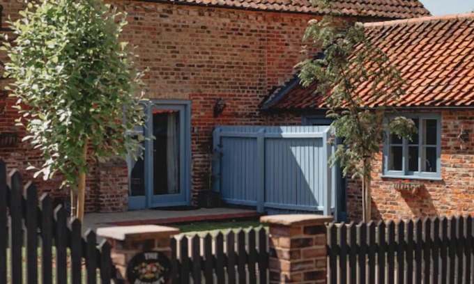 Ashby cum Fenby Cottage | Rural two-bedroom barn conversion