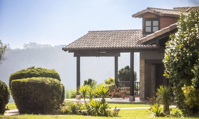 Lloreda House | Rural villa with sea views