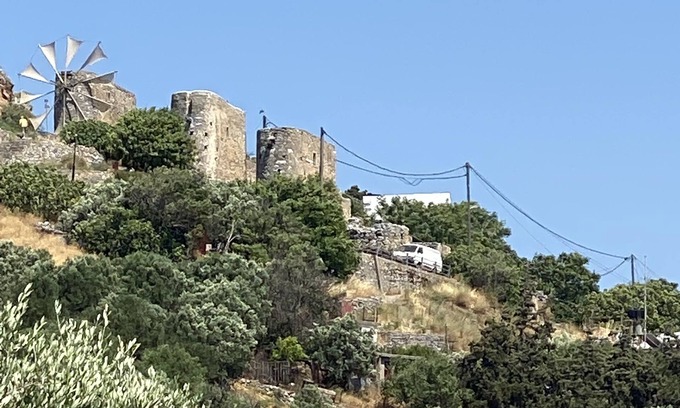 Kounelion House | Rural village retreat with spectacular mountain views near the National road