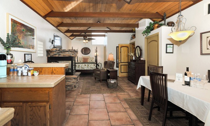 Paso Robles House | Rustic 1BD Retreat on Vineyard Drive, Wine Country Views & Privacy