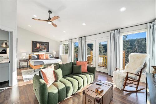 Bailey House | Rustic 4br Cabin W Hot Tub & Patio