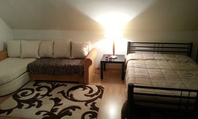 Sundern Apartment | Rustic apartment with terrace, fireplace and large garden