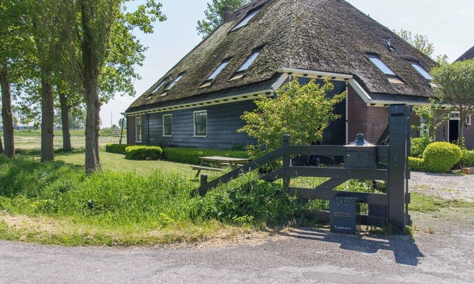Schagen Apartment | Rustic apartment in old Dutch farmhouse