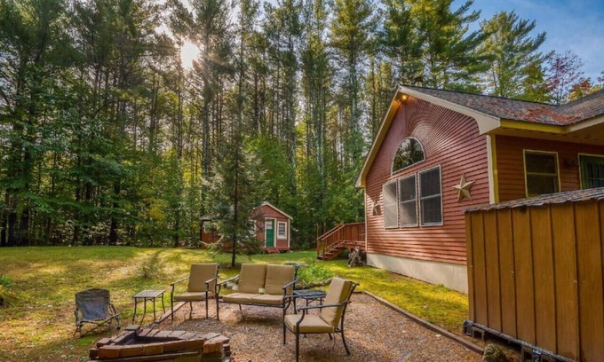 Conway Cabin | Rustic Cabin near Conway,5min to Snowmobile Trail