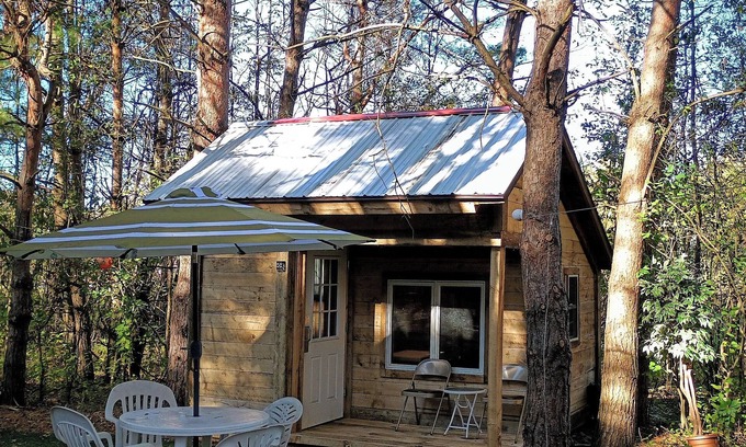 Cass City Cabin | Rustic cabin, quite get away, or hunting Basecamp