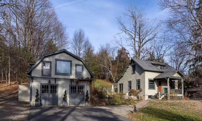 Catskill Other | Rustic Catskill cottage, 10 min to Hudson, 30 minutes to popular ski area skiing