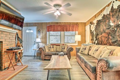 Cloudcroft House | Rustic Cloudcroft Home about 2 Mi to Ski Slopes!