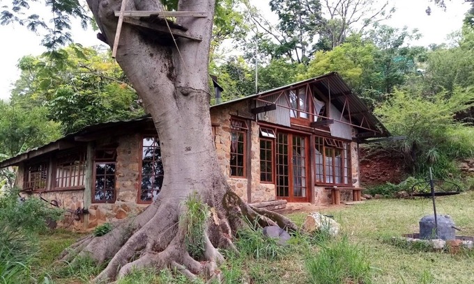 Umjindi Cottage | Rustic cottage, stunning views, 1 hour from kruger Park.