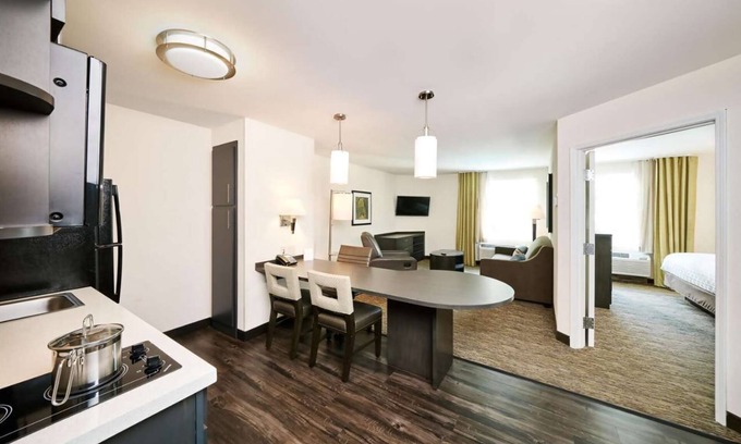Baymeadows Resort | Rustic Getaway in Jacksonville! 2 Spacious Units, Full Kitchen, Pets Allowed!