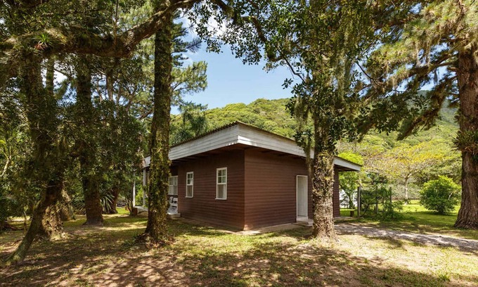 Armacao House | Rustic House in Armação Beach facing the river
