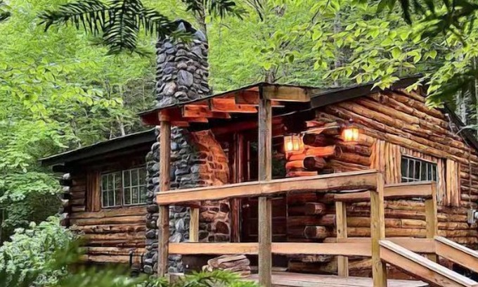 Lisbon Cabin | Rustic Log Cabin #7 - “Streamside”