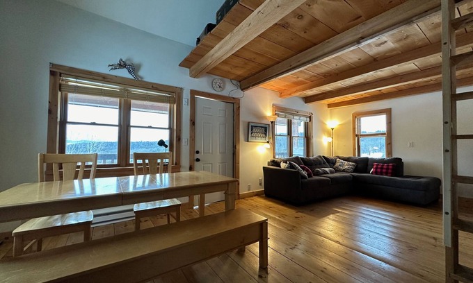 Bethel Cabin | Rustic Mountain View Cabin in Bethel, VT: A Tranquil Green Mountains Retreat