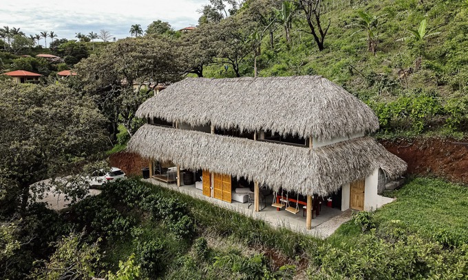 Mercedes Cabin | Rustic Ranch in the Paradise