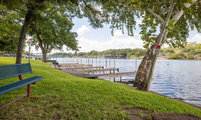 Burnet RV Rental | RV Site - Pull Through 33