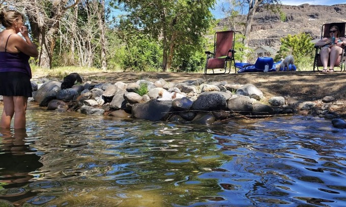 Sunland Estates RV Rental | RV spot on the River Unit A -minutes from Gorge concerts