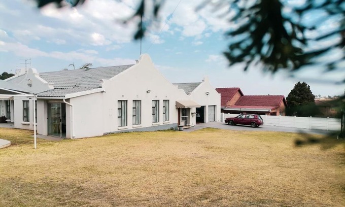 Greater Johannesburg Metropolitan Area House | S.K.E Guest House