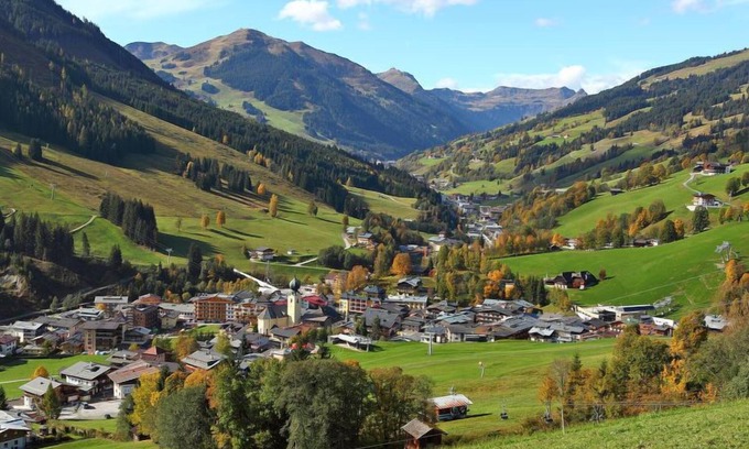 Saalbach-Hinterglemm Apartment | Saalbacher Perle by Interhome