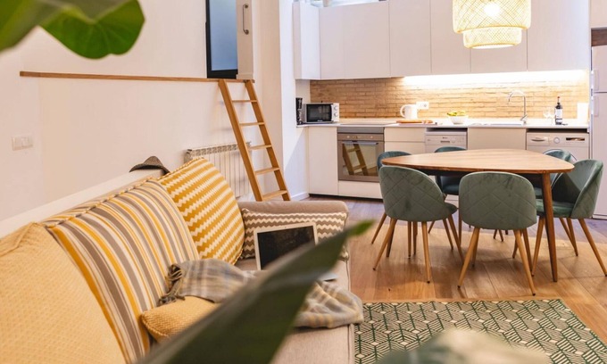 Barri Vell Apartment | Sacsimort - Holiday Apartment Rental in Girona | Bravissimo