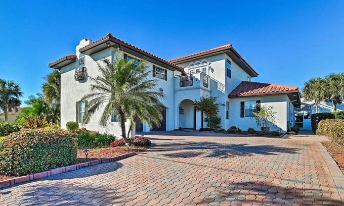 Palm Coast House | Safari by the Sea: Luxe Villa & Pool Walk to Beach