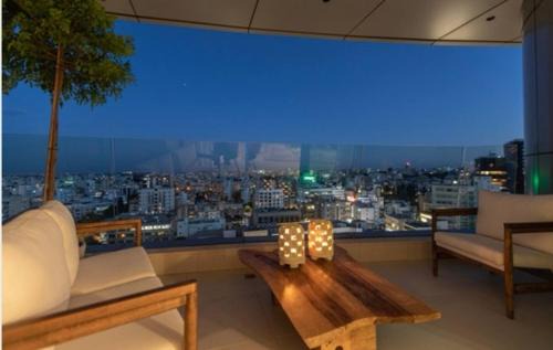 City Centre Apartment | Saffron Suite by Tangerine