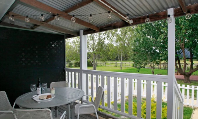 Anna Bay House | Sahara Trails 'Cabin 3' - WiFi, Air Conditioning, Horse Riding and much more !