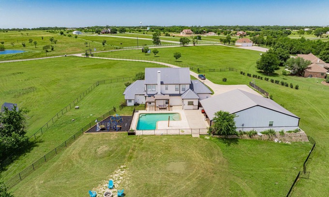 Gunter Other | Sahvana Ranch - Unwind, Splash & Party